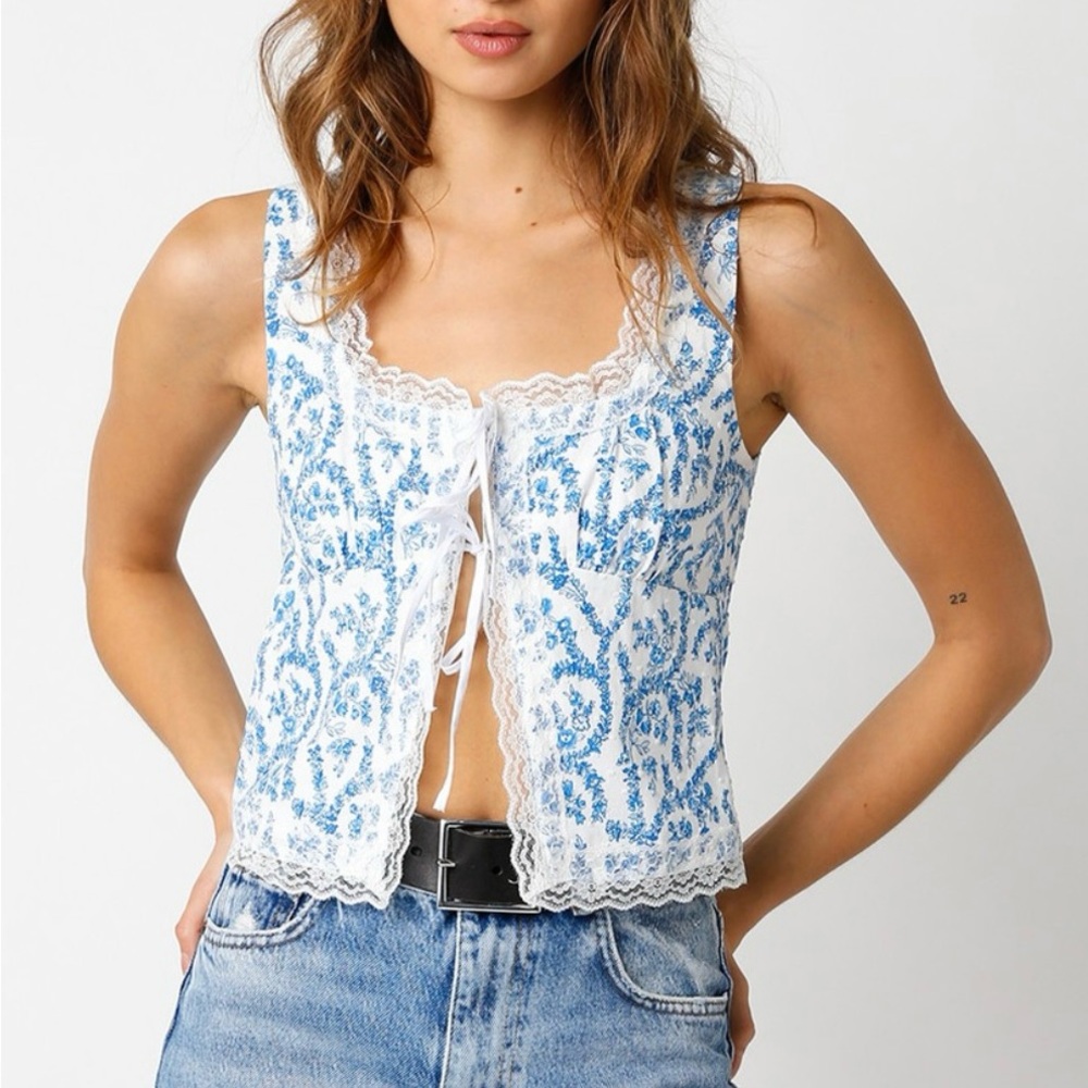 olivaceous henrietta lace top